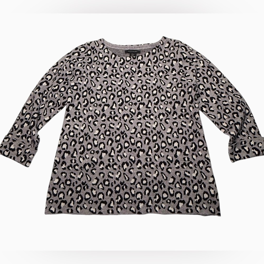 Tahari Black and Gray Leopard Print Sweater Size Medium